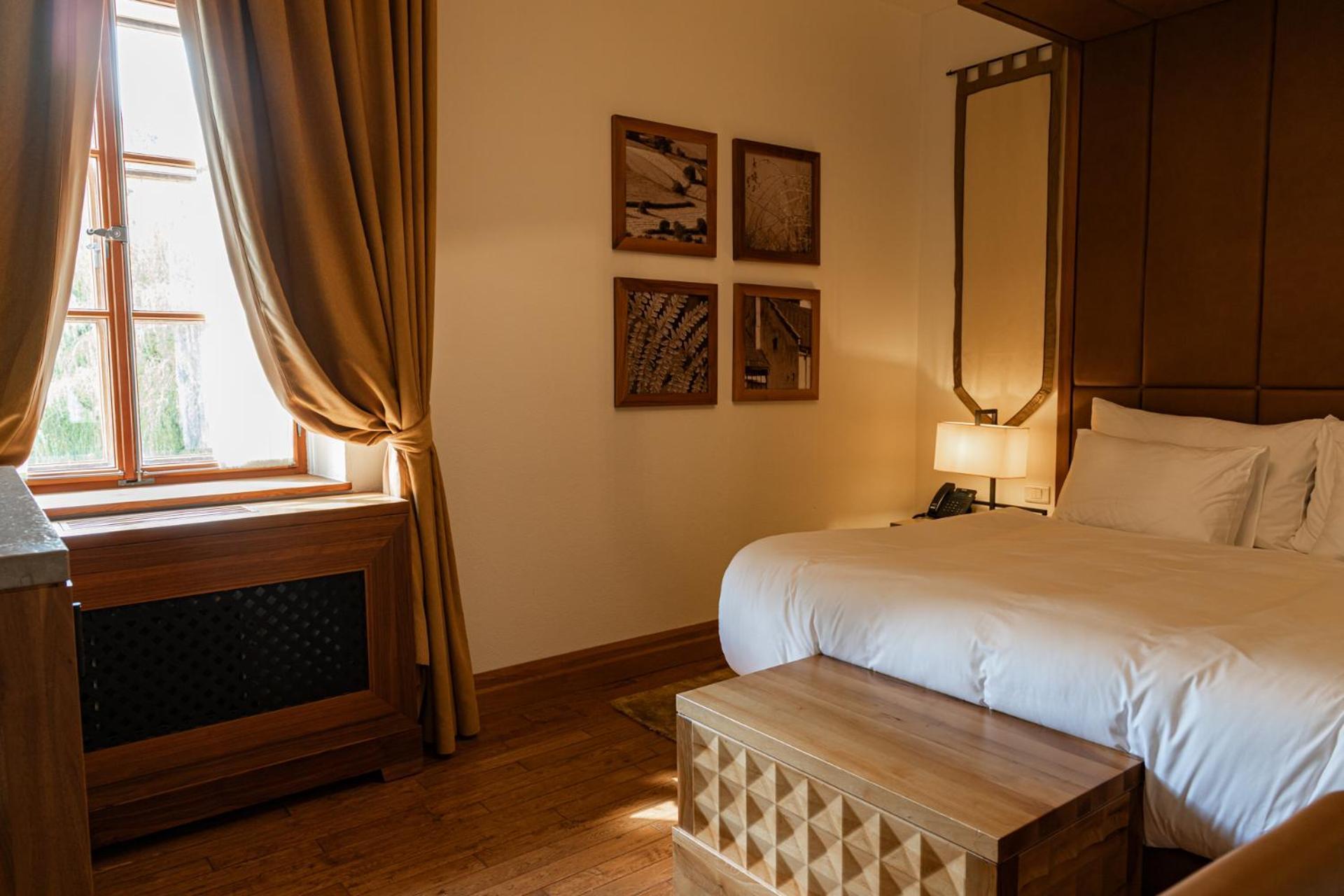 Hotel Grad Otocec - Relais Chateaux Rum bild